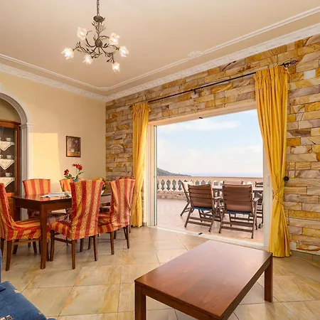 Breathtaking Seaview Villa Paramónasz